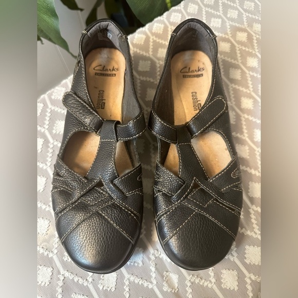 Clark’s Soft Cushion Leather Mary Janes Women’s Size 7.5 - Picture 9 of 11